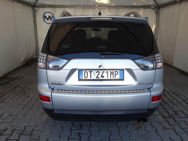 MITSUBISHI Outlander 2.0 DI-D 140cv Instyle 4WD 7 POSTI