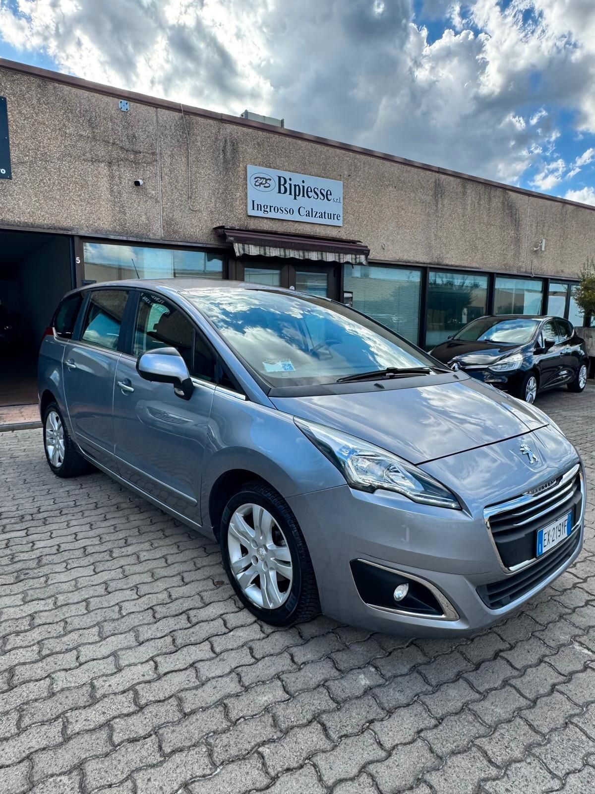 Peugeot 5008 1.6 HDi 115CV Allure