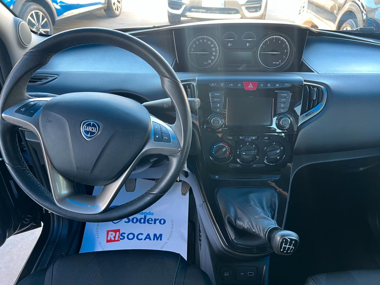 Lancia Ypsilon 1.0 FireFly 5 porte S&S Hybrid Ecochic Gold
