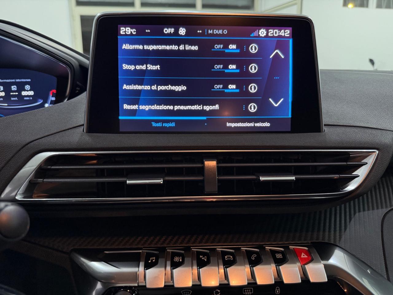 Peugeot 3008 BlueHDi 130 S&S EAT8 Business