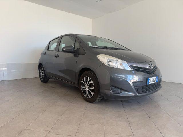 TOYOTA Yaris 1.0 5P Lounge