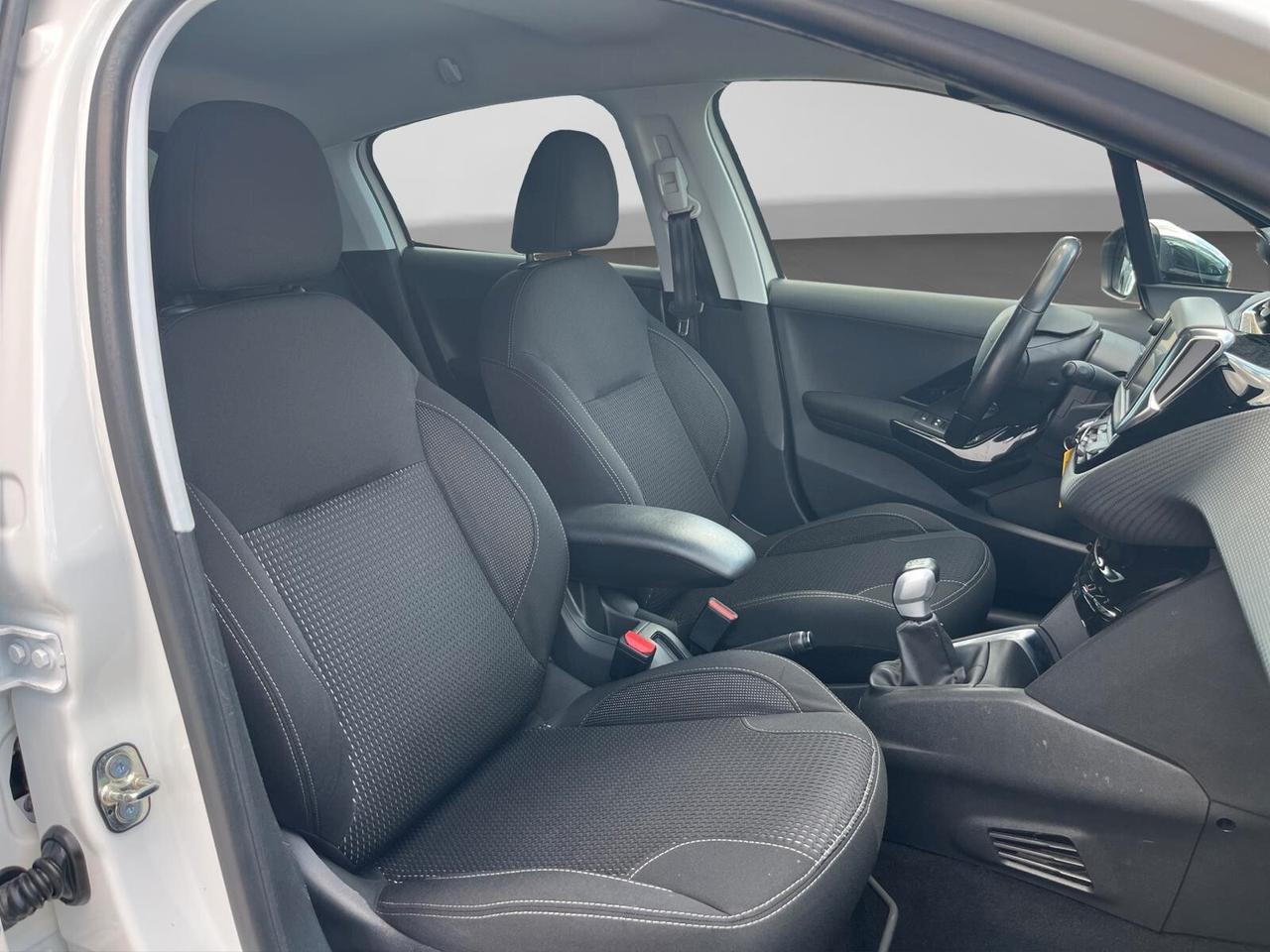 Peugeot 208 1.2 benz. Allure NEOPATENTATI COME NUOVA