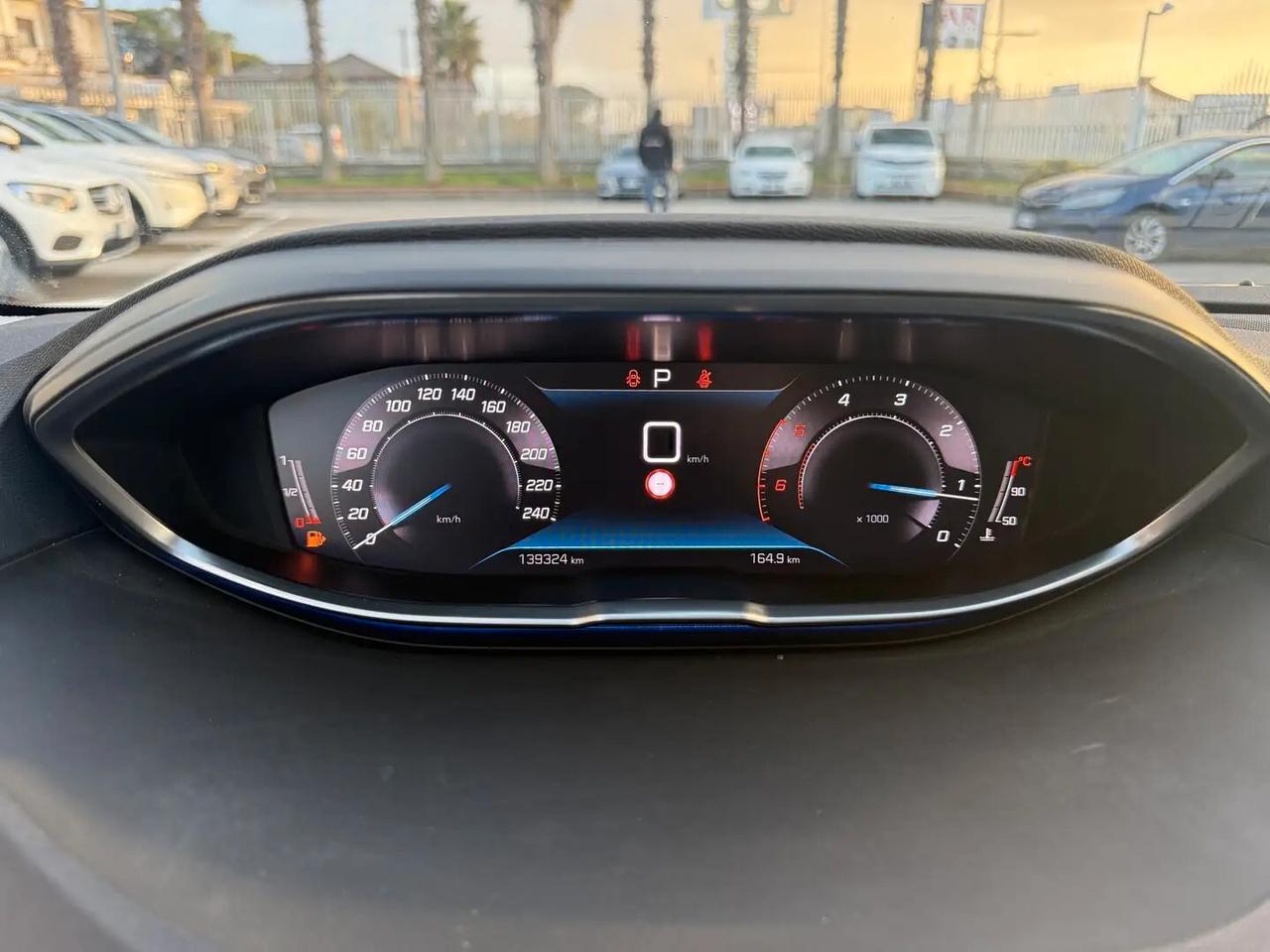 Peugeot 3008 BlueHDi 130 S&S EAT8 Allure