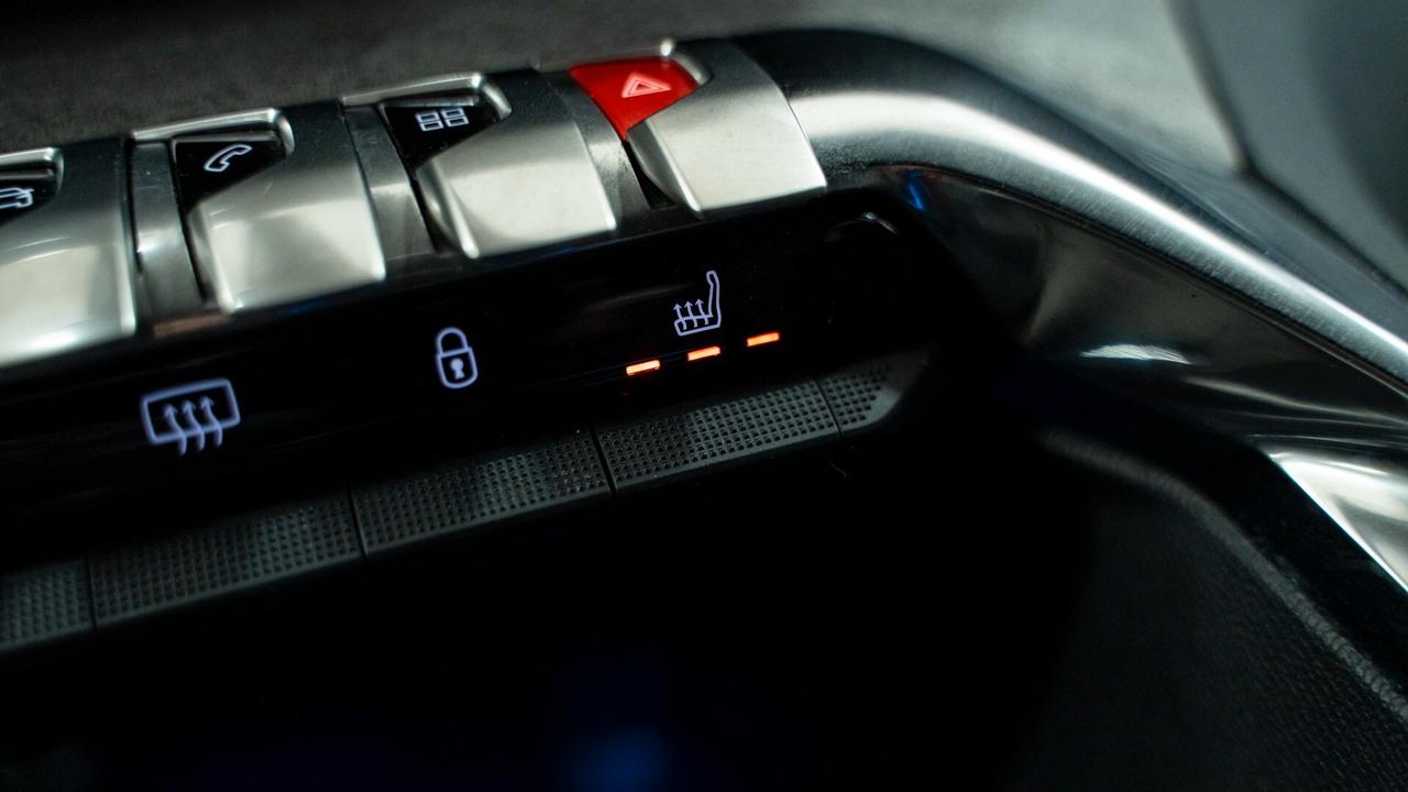 Peugeot 3008 1.5 BLUEHDI GT PACK SES 131 CV EAT8 AUTO FOCAL VIR