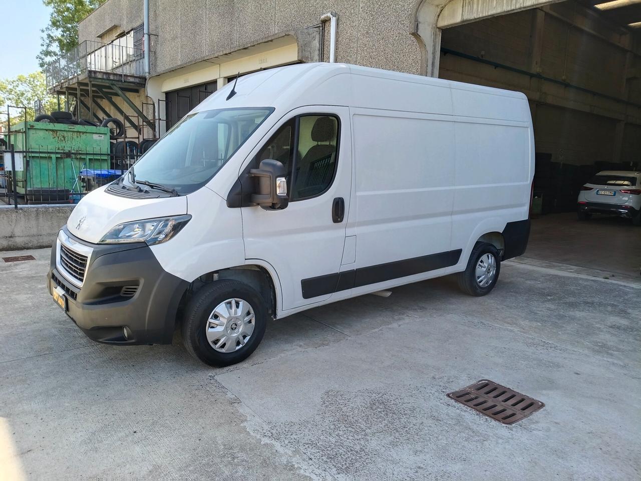 Peugeot Boxer 333 2.2 BlueHDi 140cv S&S Furgone