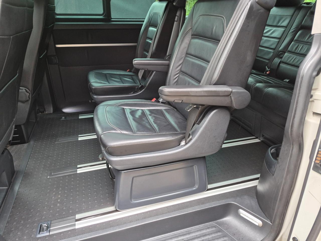 Volkswagen T6.1 Multivan 2.0 TDI COMFORTLINE DSG 150CV 7 POSTI PELLE NAVI RETROCAMERA ACC CARPLAY E ANDROID AUTO PORTE ELETTRICHE PREZZO + IVA 22%