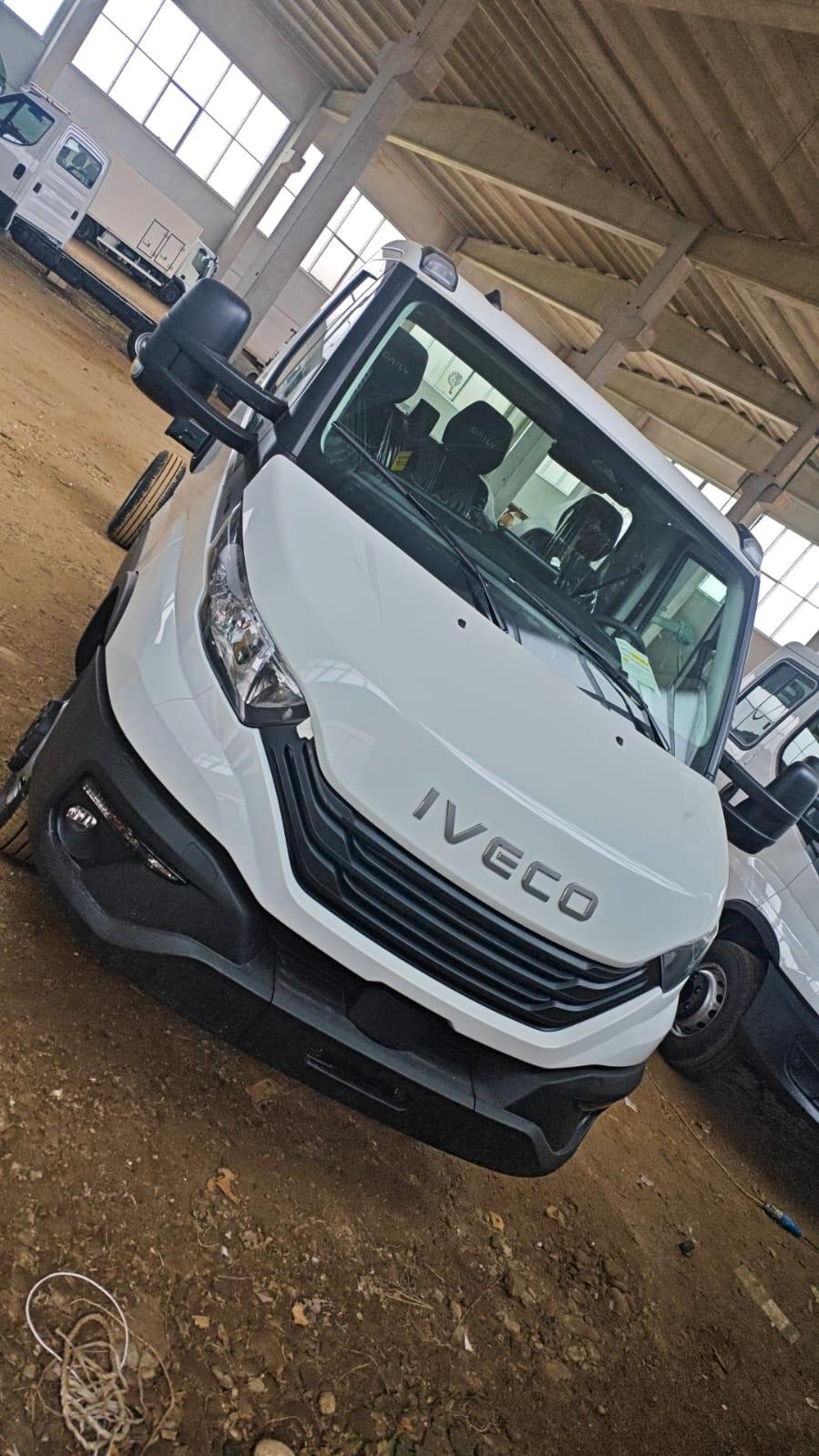 Carro attrezzi Daily 35C18 scarrabile cambio manuale