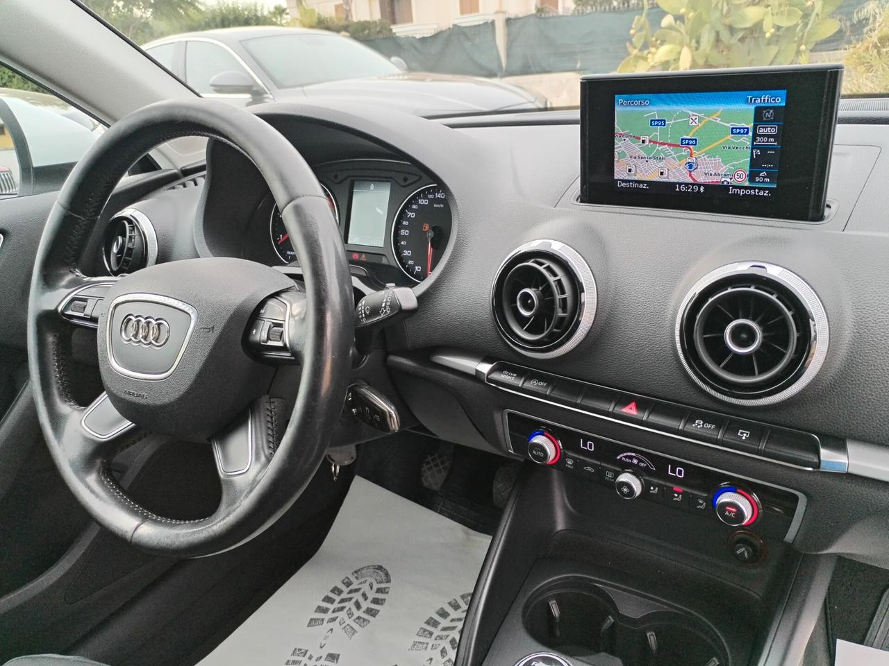 Audi A3 1.6 Tdi full navig oxeno cruise 2015