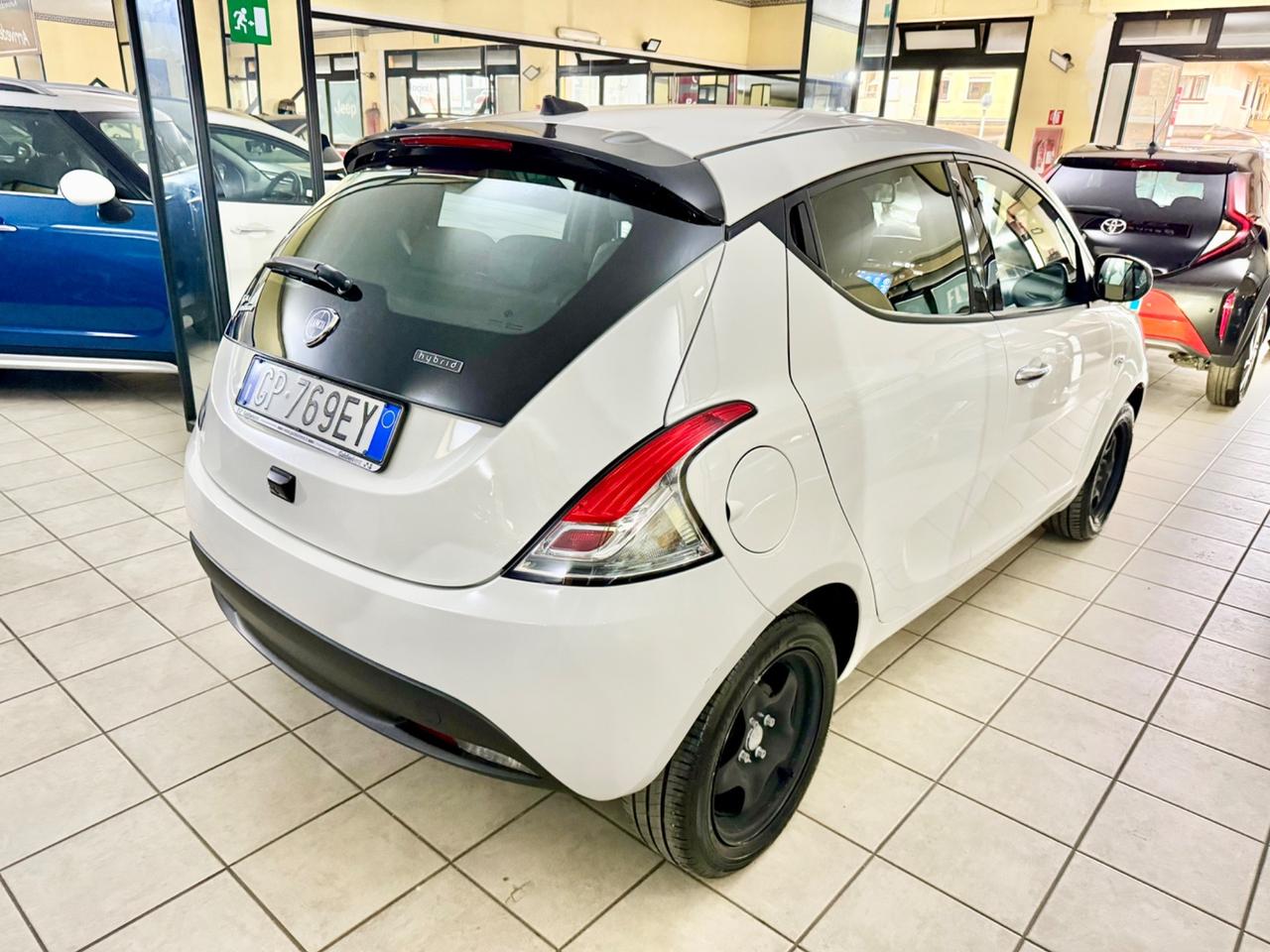 Lancia Ypsilon 1.0 FireFly 5 porte S&S Hybrid Gold Plus