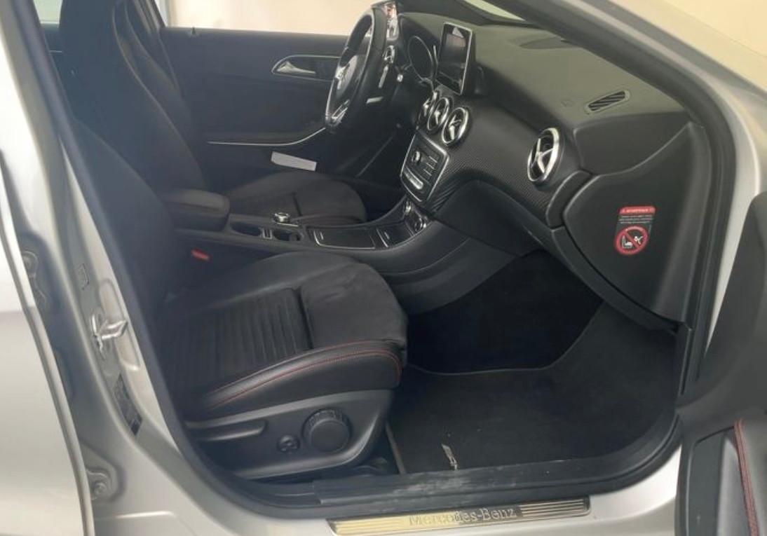 MERCEDES A200d PREMIUM Amg - Led Navi 18