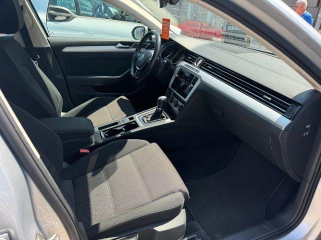 VOLKSWAGEN Passat Variant 2.0 TDI DSG Executive BlueMotion Tech.