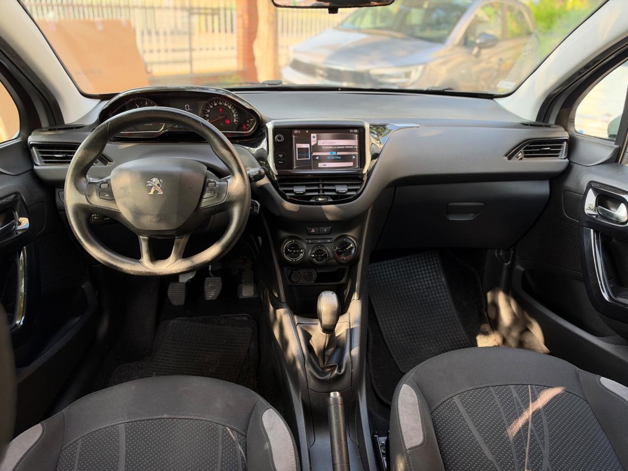 Peugeot 208 1.4 HDi 68 CV 5 porte Allure