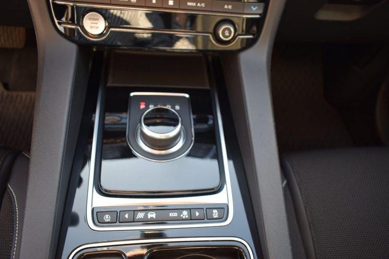 Jaguar F-Pace 2.0 D 180 CV AWD aut. R-Sport MOTORE NUOVO