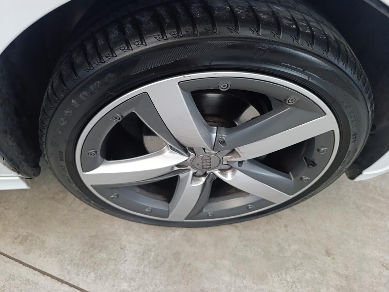 Audi A1 SPB 1.6 TDI 90cv Ambition S-Line esterno - Uniproprietario