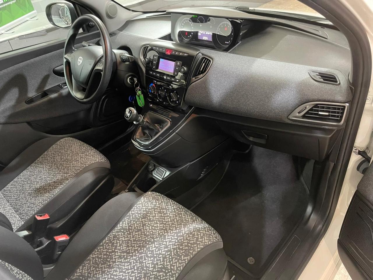 Lancia Ypsilon 1.2 69 CV 5 porte S&S Gold