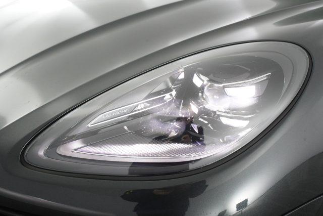 PORSCHE Macan Macan 2.0