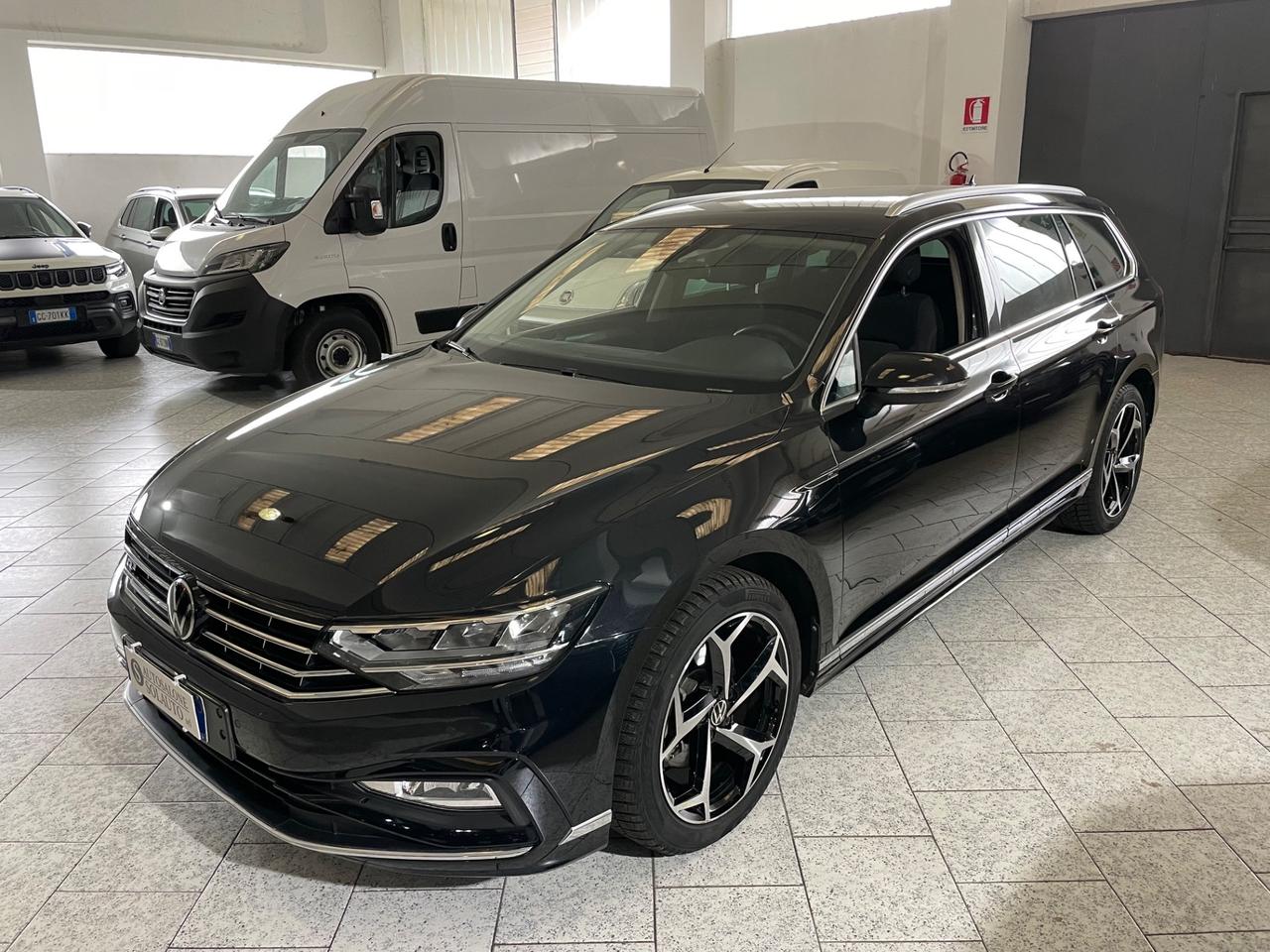 Volkswagen Passat Variant 2.0 TDI SCR EVO DSG Business R-LINE Virtual