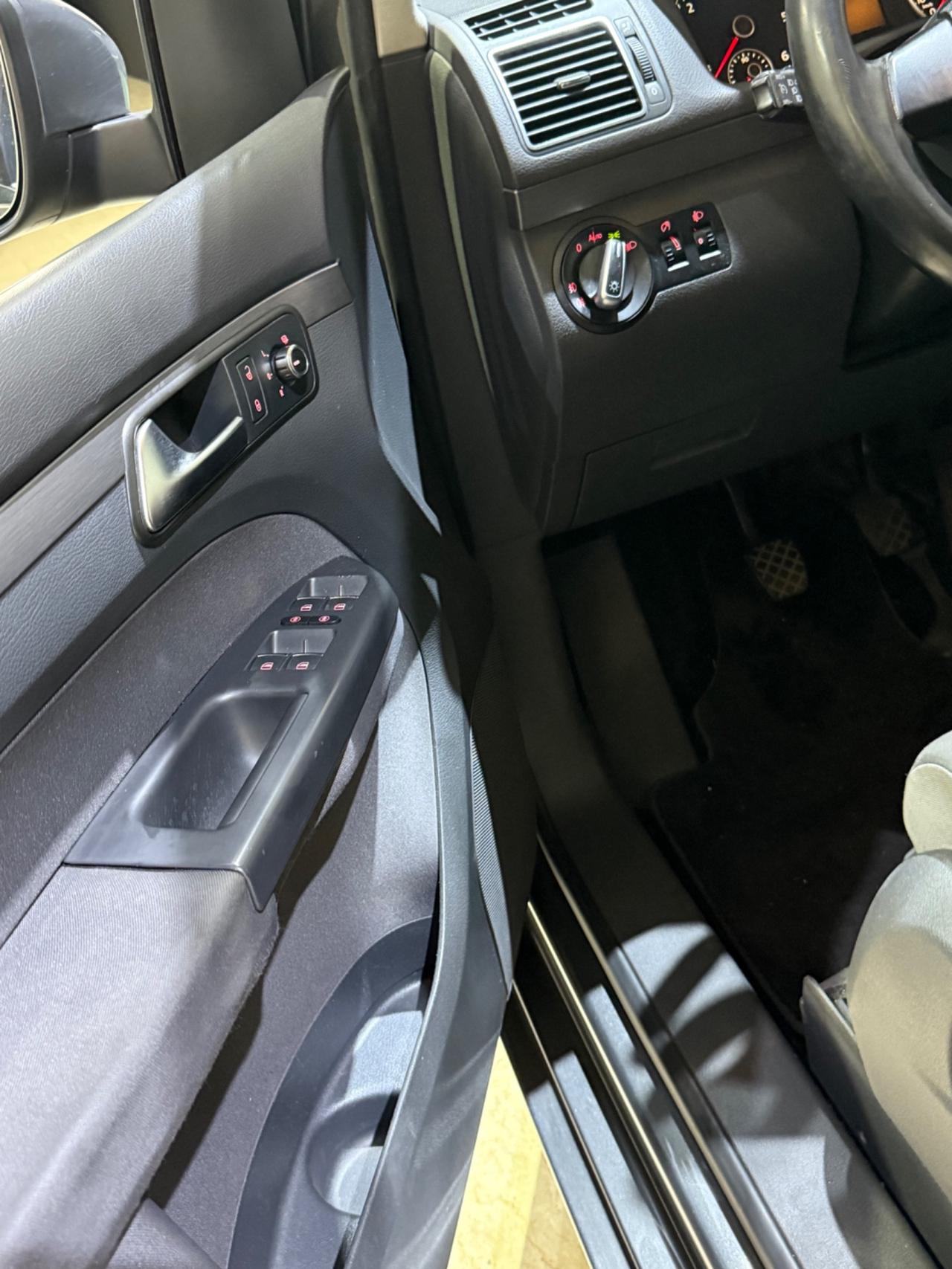 Volkswagen Touran 1.6 TDI Trendline 7 POSTI