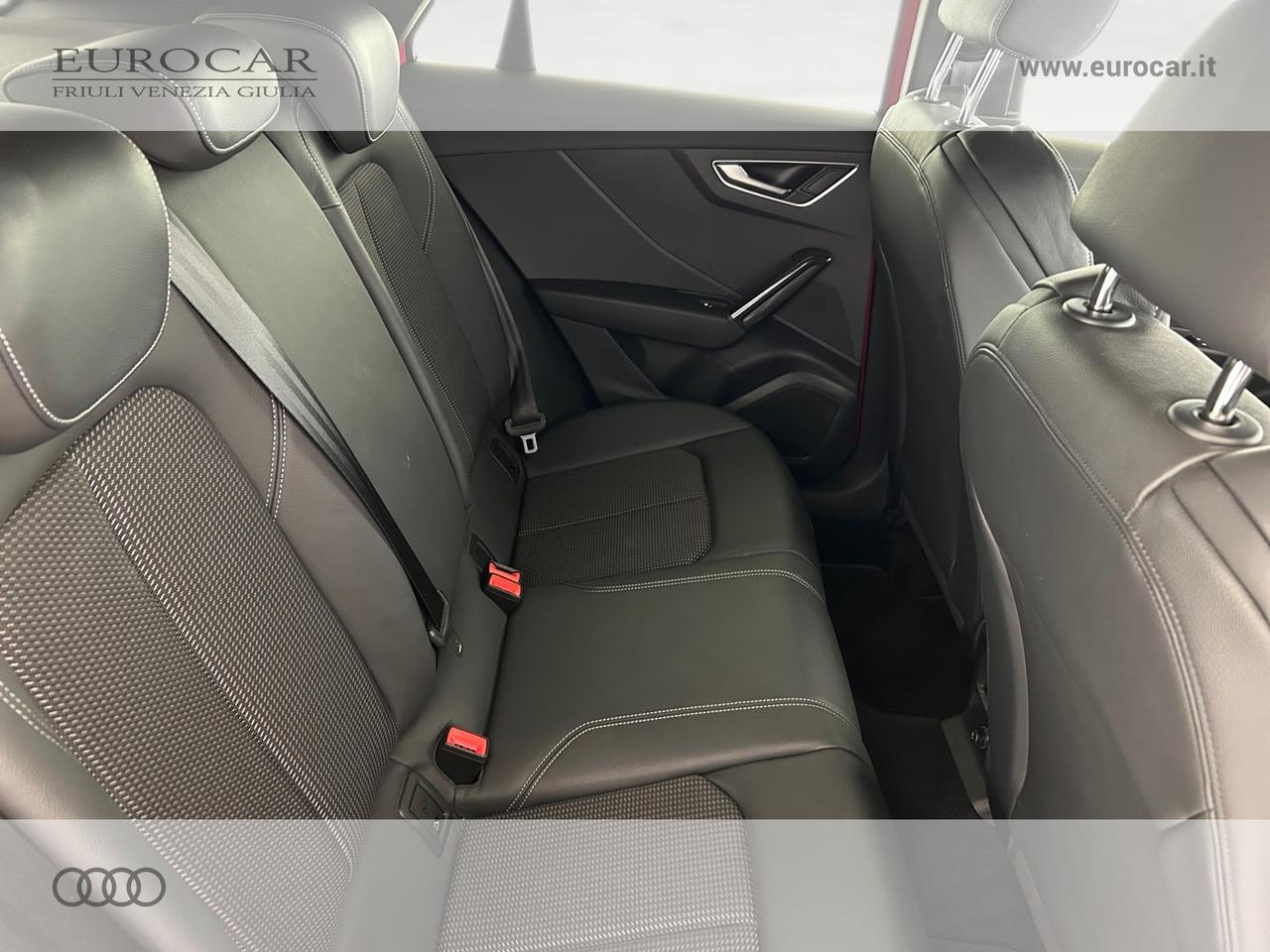 Audi Q2 35 1.5 tfsi identity black s-tronic