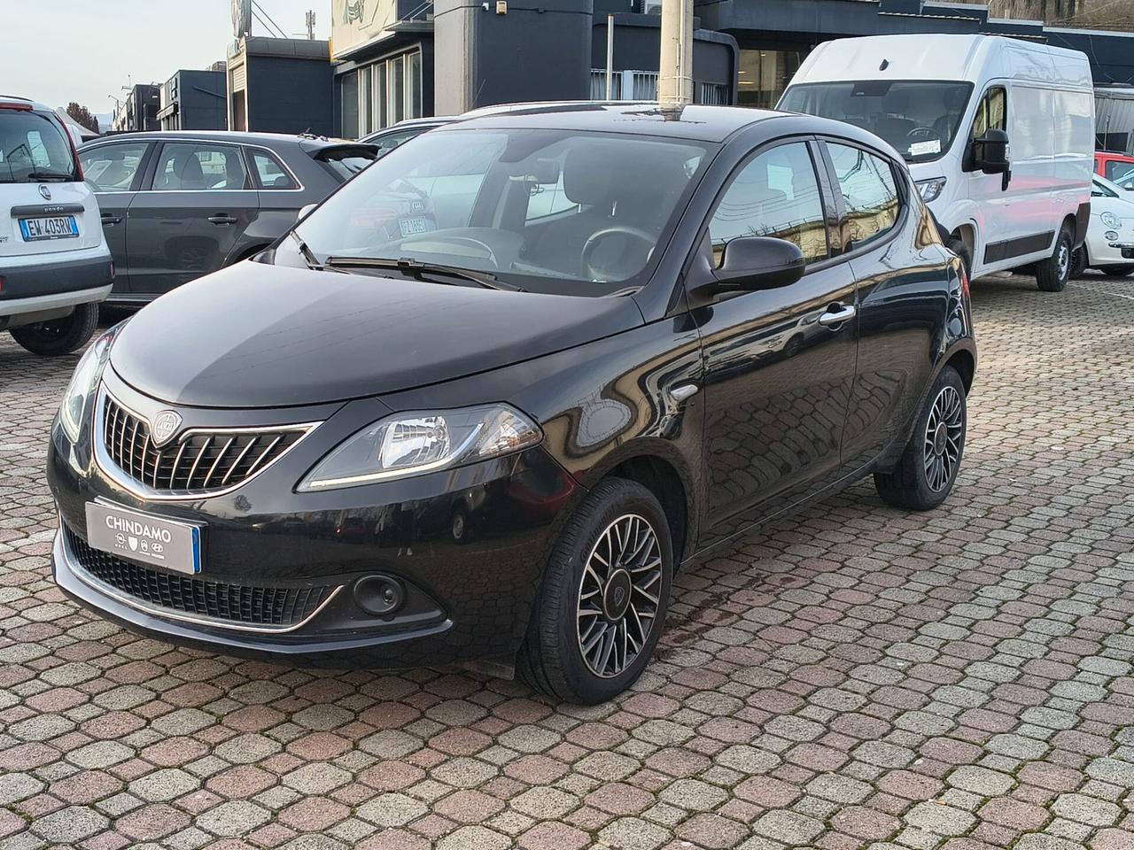 Lancia Ypsilon 1.0 FireFly 5 porte S&S Hybrid Platino