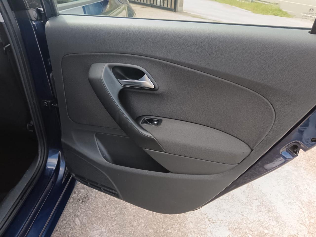 Volkswagen Polo 1.2 TDIComfortline - 2013