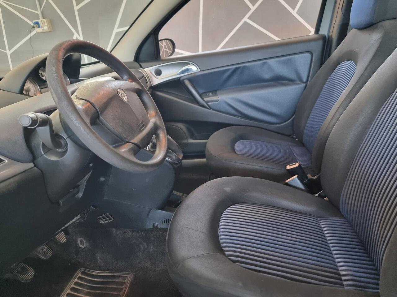 Lancia Ypsilon 1.2 NEOPATENTATI