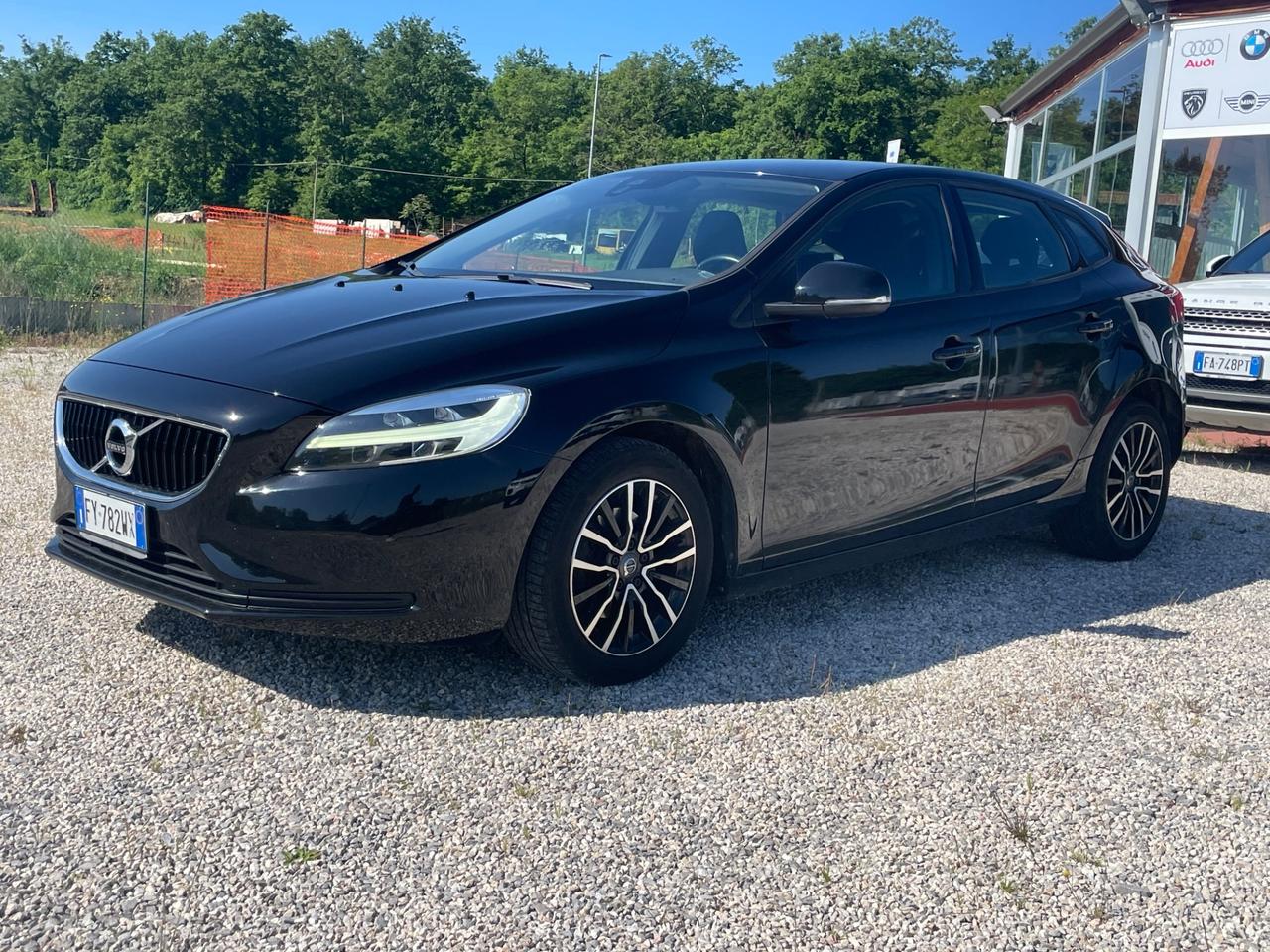 Volvo V40 D2 R-design