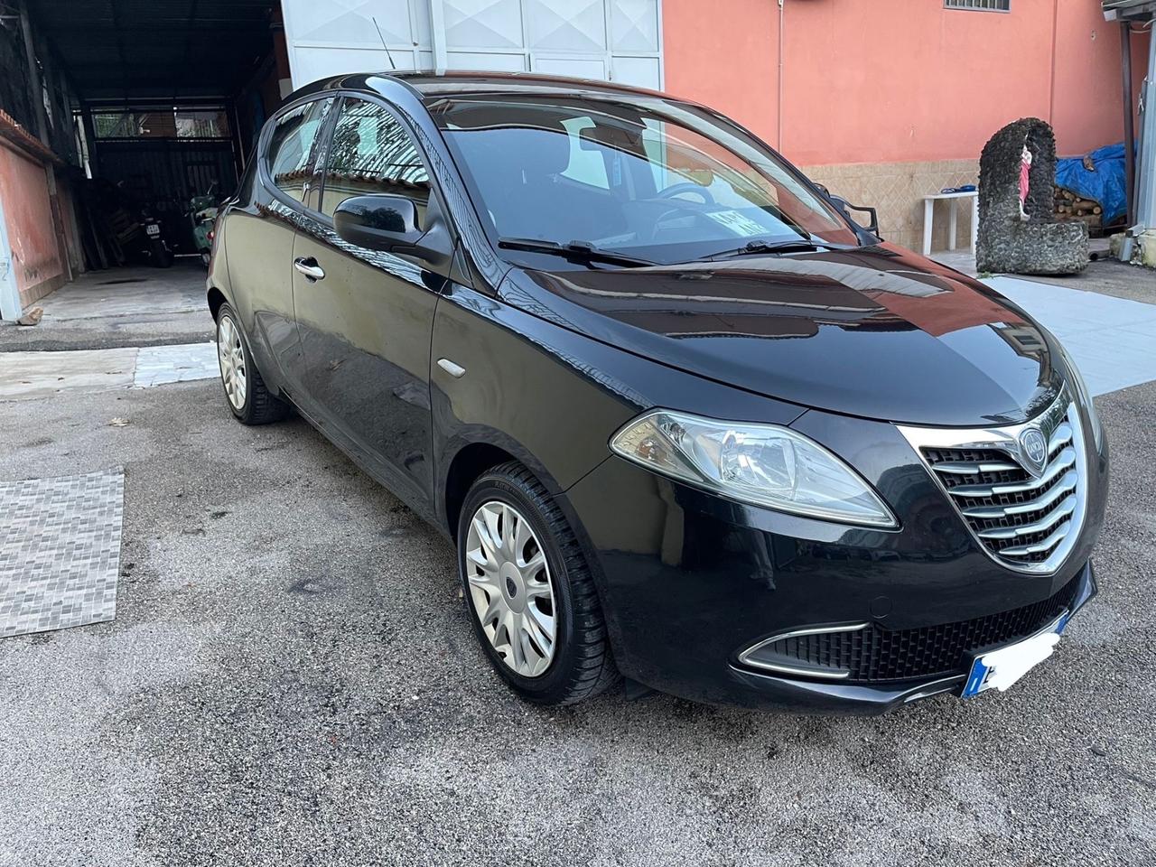 Lancia Ypsilon 1.2 69 CV 5 porte -12 MESI GARANZIA