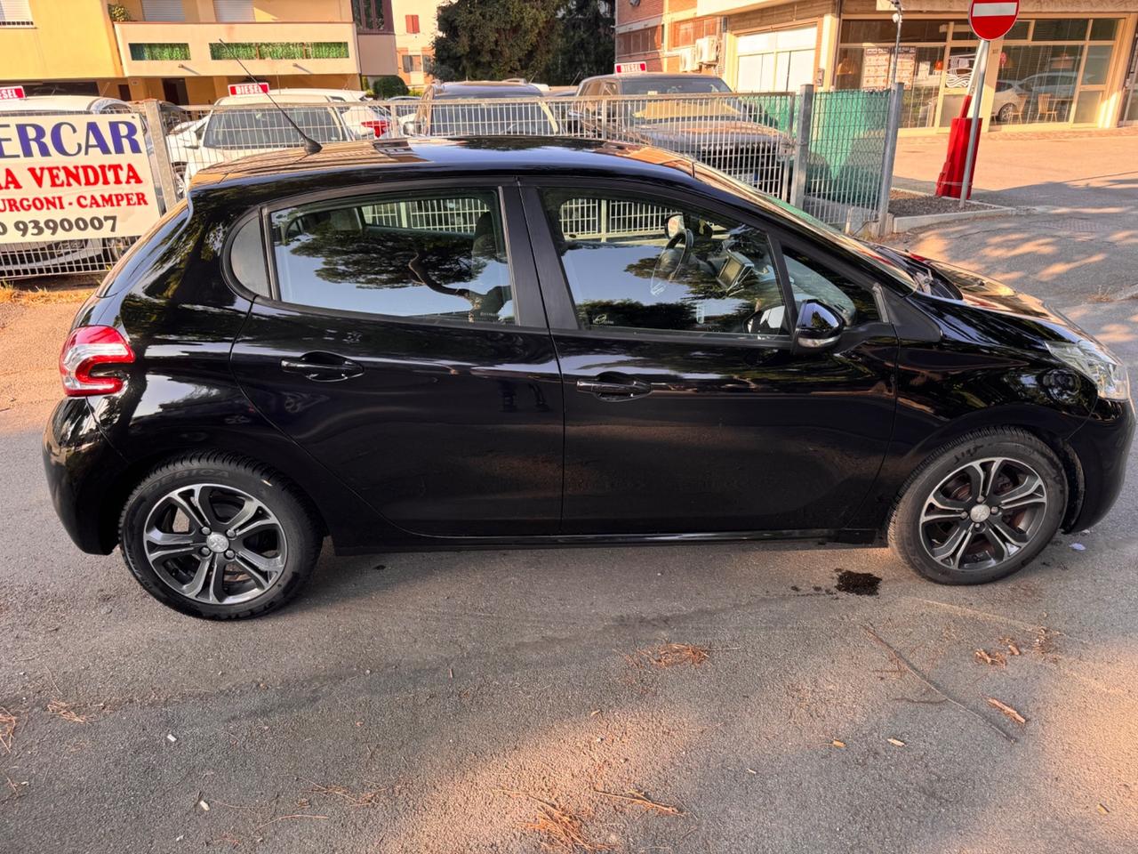 Peugeot 208 1.4 HDi 68 CV neopaten garanzia 12 mesi