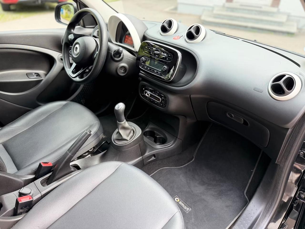 Smart ForFour 70 1.0 PELLE LED CLIMA