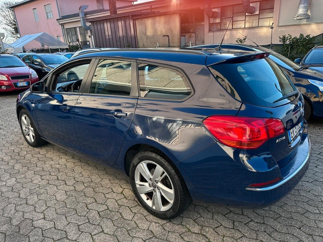 Opel Astra 1.4 Turbo 140CV Sports Tourer Cosmo