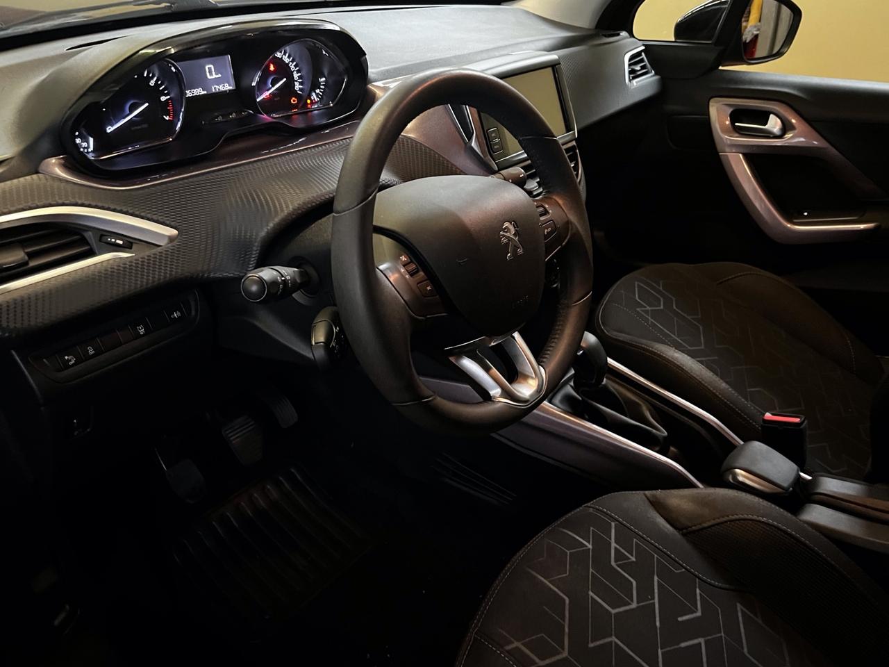 Peugeot 2008 PureTech 82 Allure Si Neopatentati Perfetta