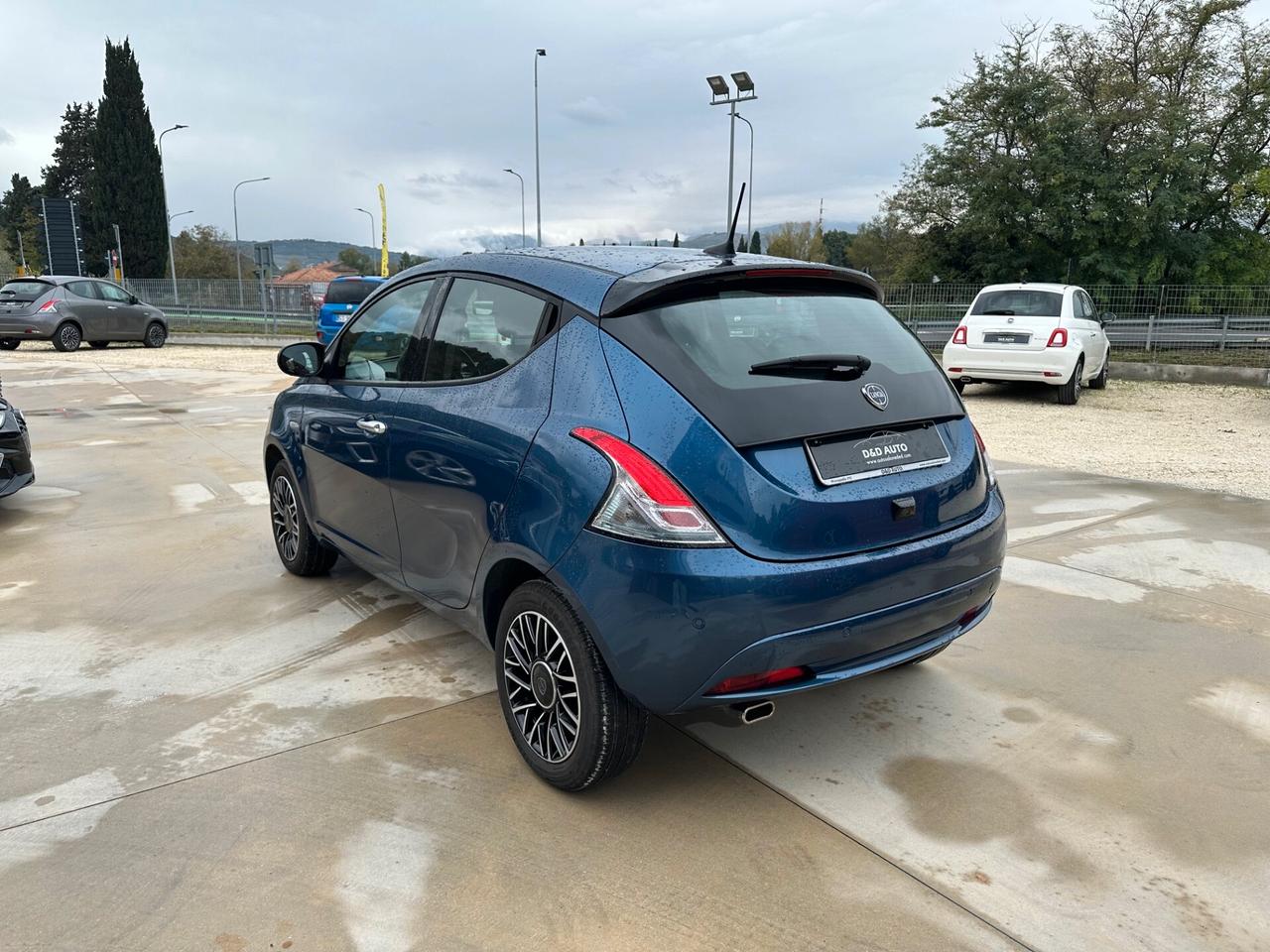 Lancia Ypsilon 1.0 Hybrid Platino full optional