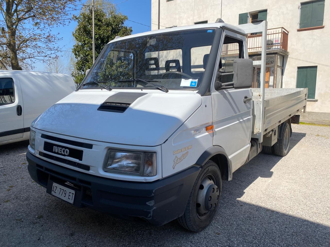Iveco Daily 2.5D cassone fisso, lungo 4,30m