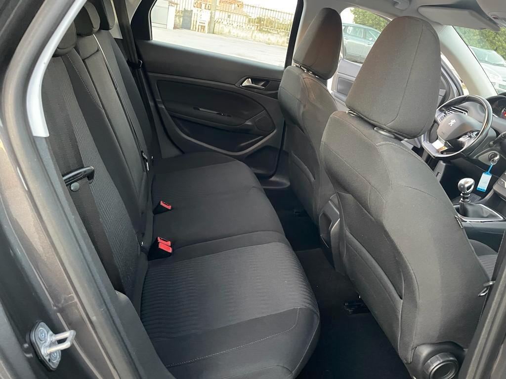 Peugeot 308 BlueHDi 120 S&S Business