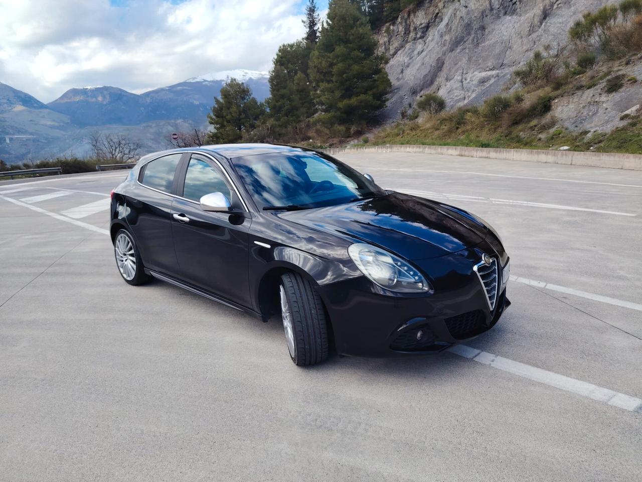 Alfa Romeo Giulietta 2.0 JTDm-2 140 CV Distinctive-Pelle-Xenon-Kit Sportivo-