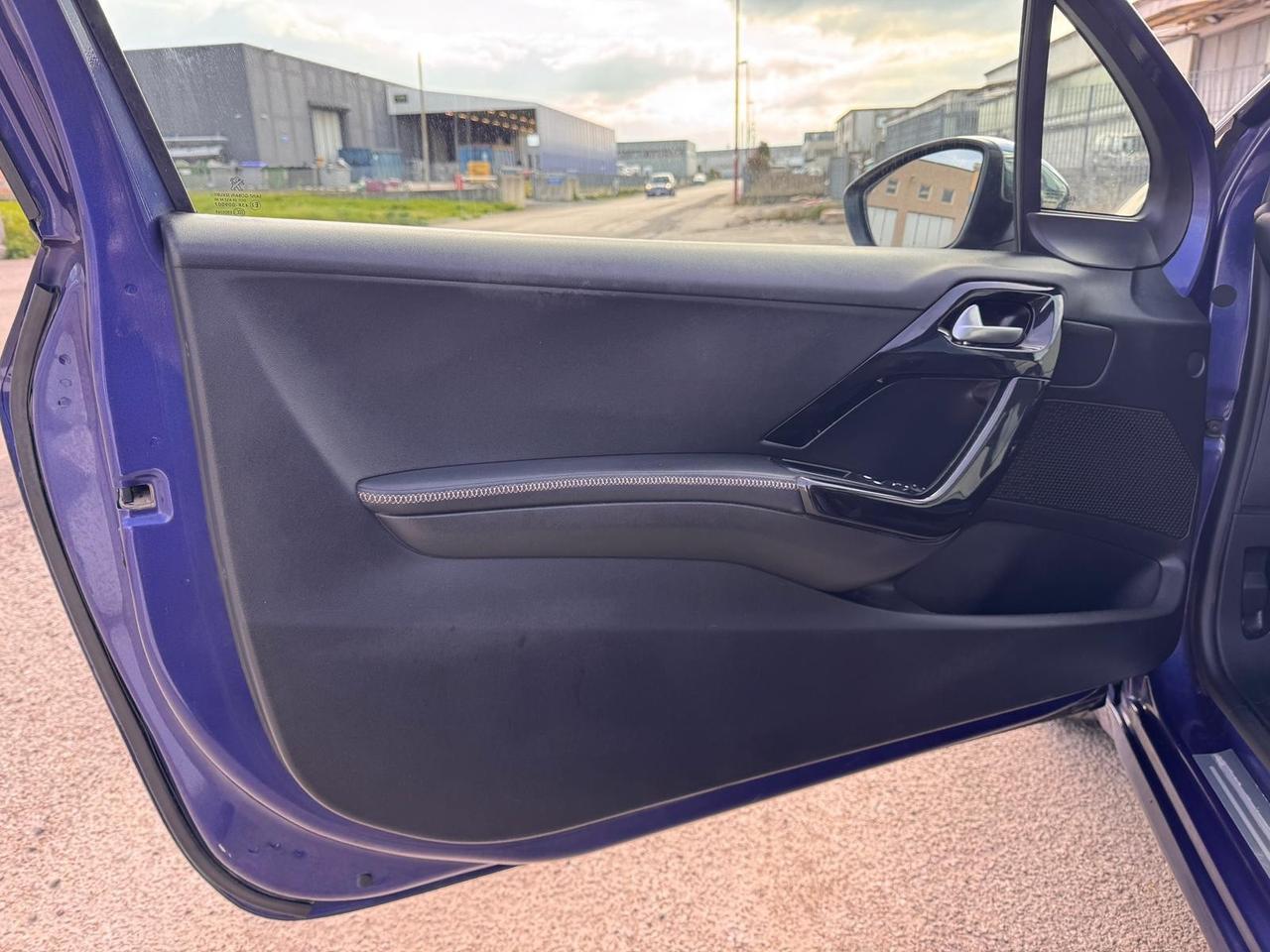 Peugeot 208 1.4 HDi Allure AUTO IN CONTOVENDITA