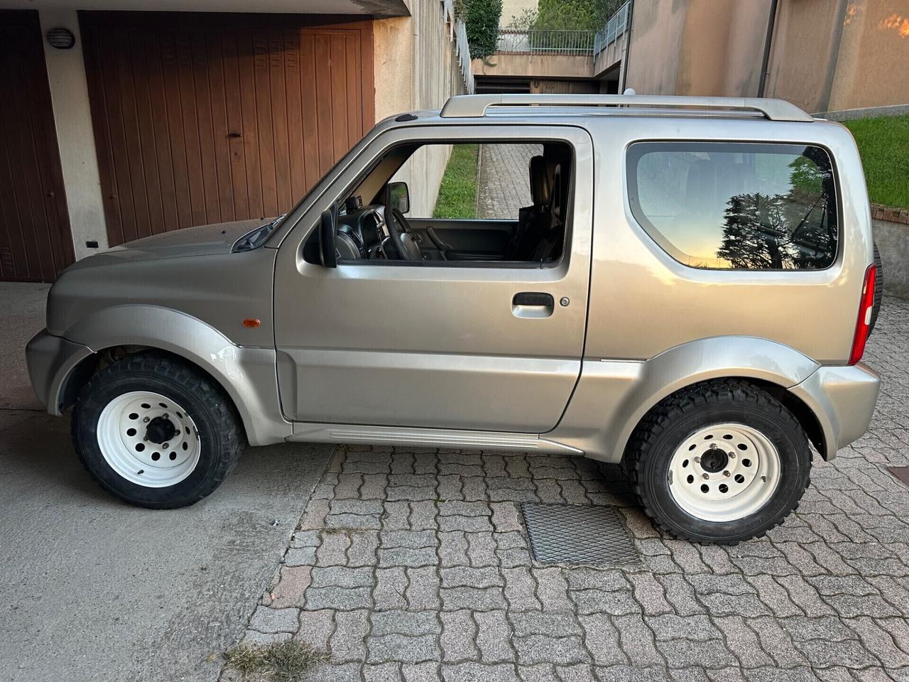 Suzuki Jimny 1.3i 16V cat 4WD JLX Mode