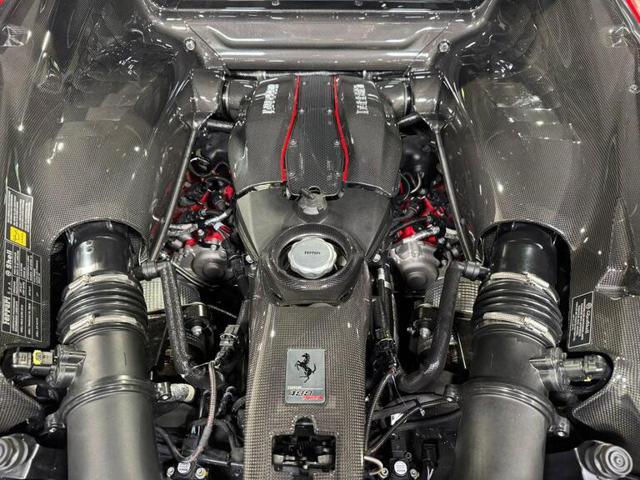 FERRARI 488 Pista Tailor Made Exclusively for Piloti Ferrari
