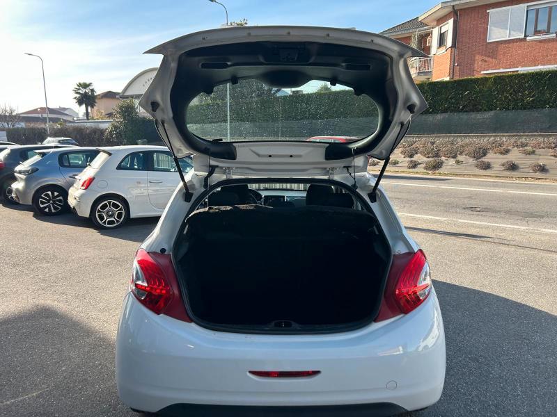 Peugeot 208 5 Porte 208 5p 1.4 hdi 8v Active