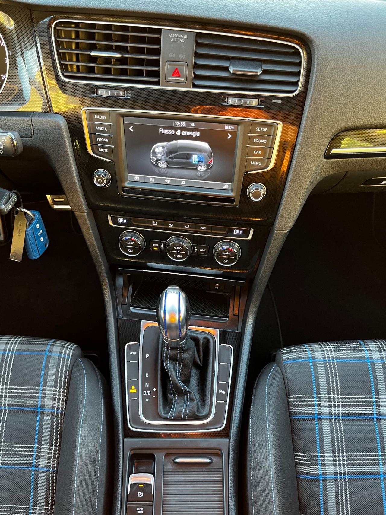 Volkswagen Golf GTE 204cv Plug-In Hybrid 1.5 TSI Dsg