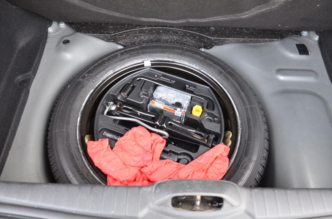 Peugeot 208 PureTech 82 5 porte Allure