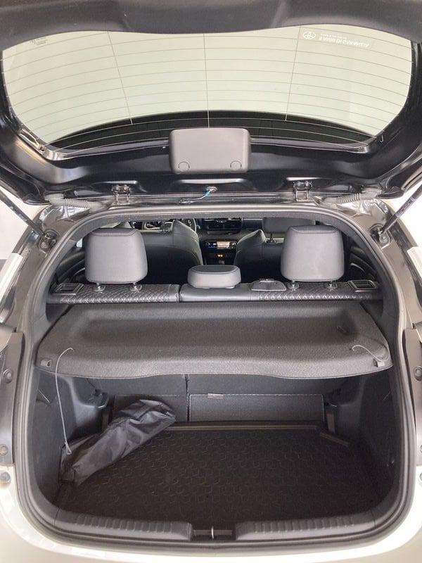 Toyota Yaris Hybrid Style MY21