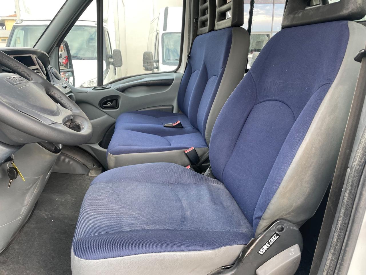 Iveco Daily 35c18 sette posti ribaltabile