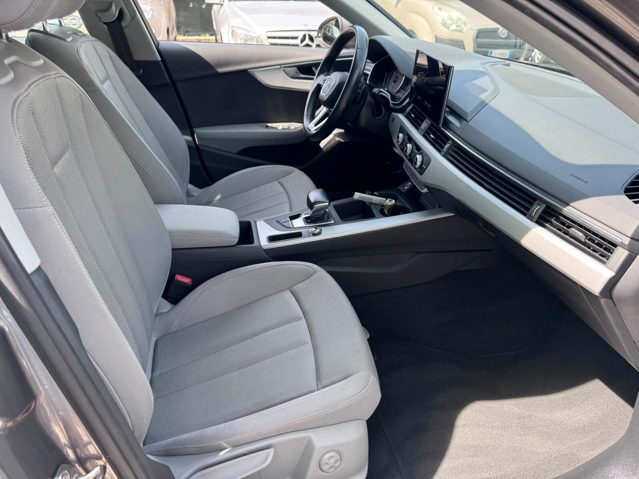 Audi A4 Avant 30 TDI/136 CV S tronic Business Advanced*EURO6