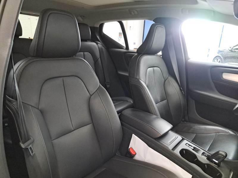VOLVO XC40 D4 AWD GEARTRONIC MOMENTUM PRO SUV