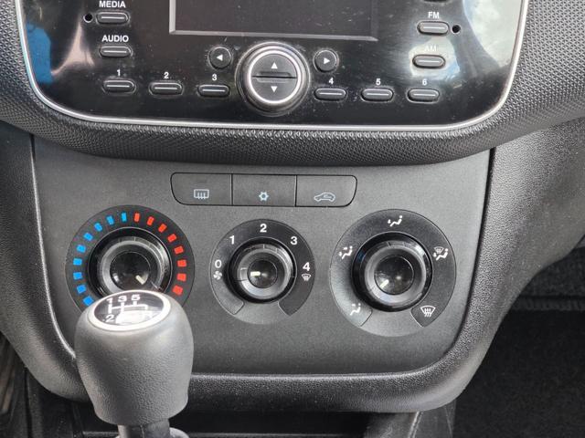 FIAT Punto 1.4 8V 5 porte Natural Power Street
