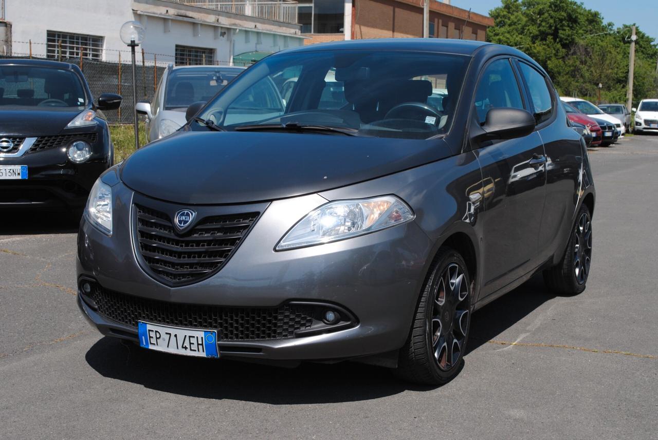 LANCIA YPSILON MOMODESIGN 1.2 69 CV BENZ/GPL