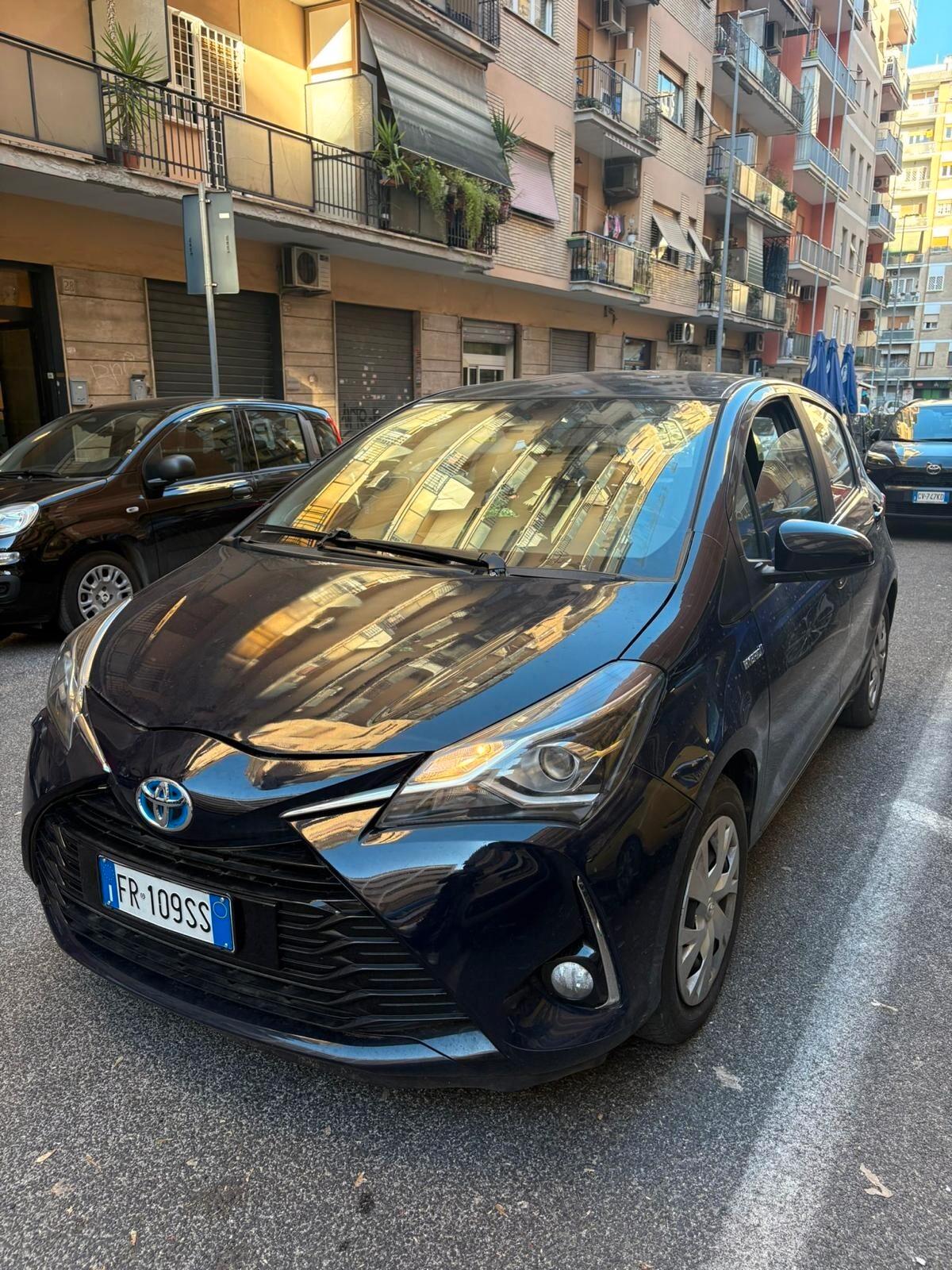 Toyota Yaris 1.5 Hybrid 5 porte Business