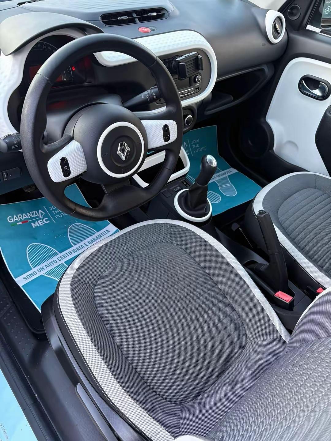 Renault Twingo SCe EDC Intens